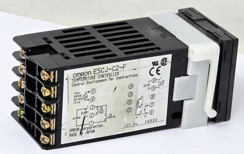 Omron E5CJ-C2-F Temperature Controller 100-240 VAC