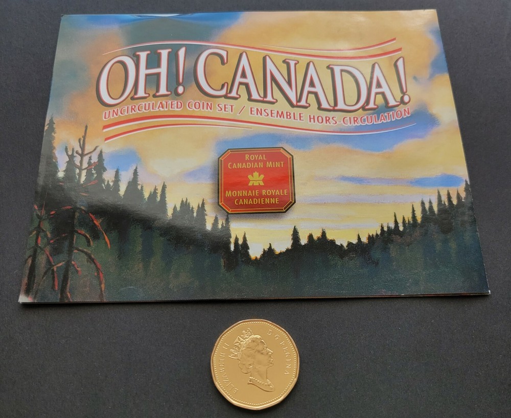 *** CANADA LOONIE 2001 *** FROM MINT SET *** BETTER DATE ***