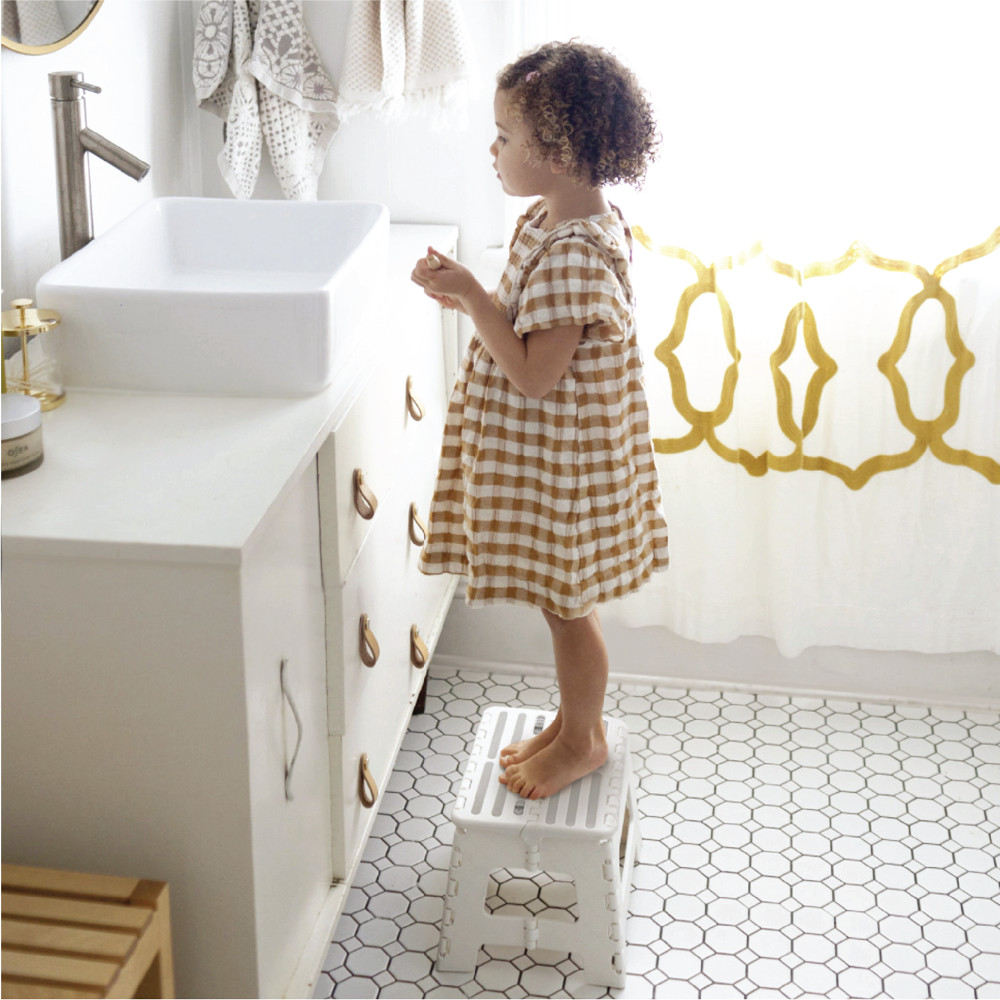 FOLDING STEPPING STOOL Non-Slip, Carry Handle - White