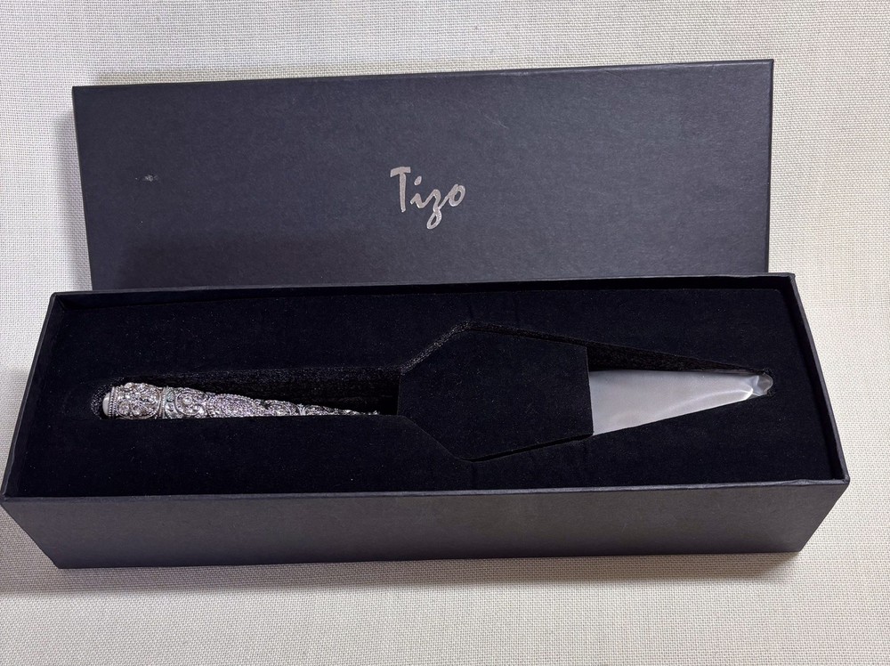 Tizo Jeweled Handle Pie Server