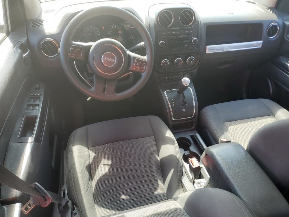 COMPASS 2015 Glove Box 4886672