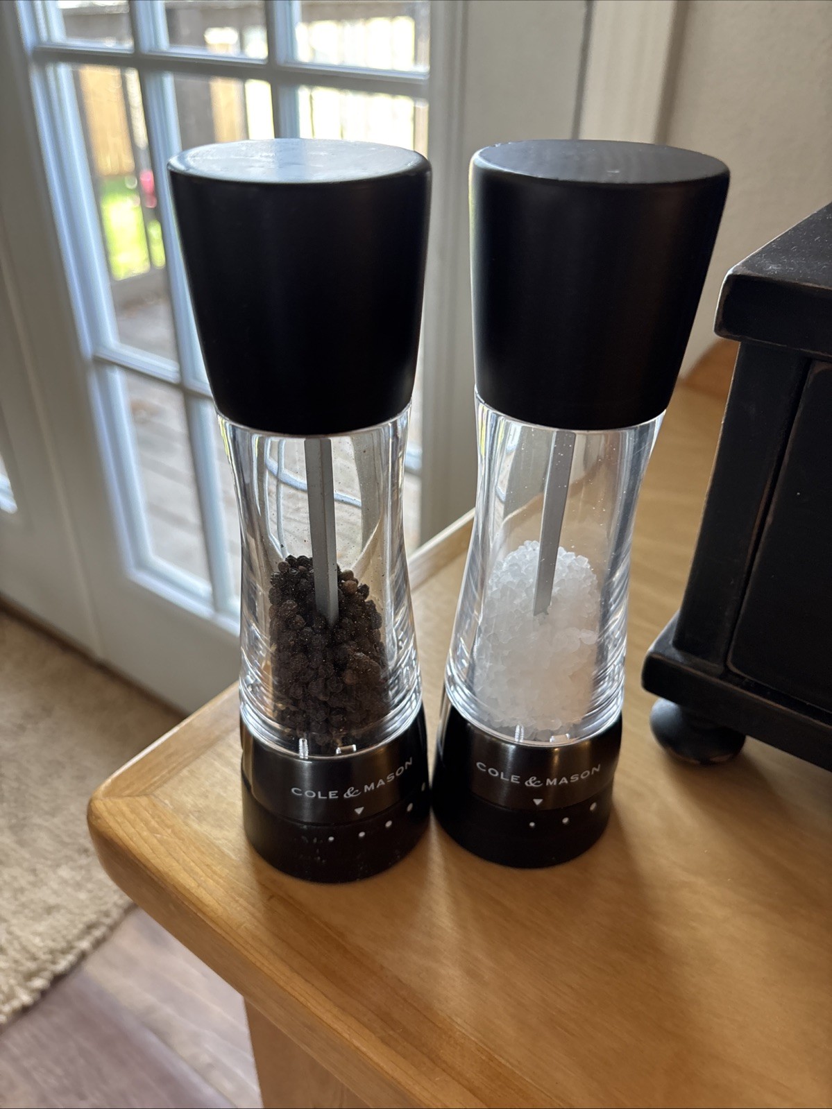 Cole & Mason Derwent Salt & Pepper Mill Set Black Wood Acrylic Grinder Used