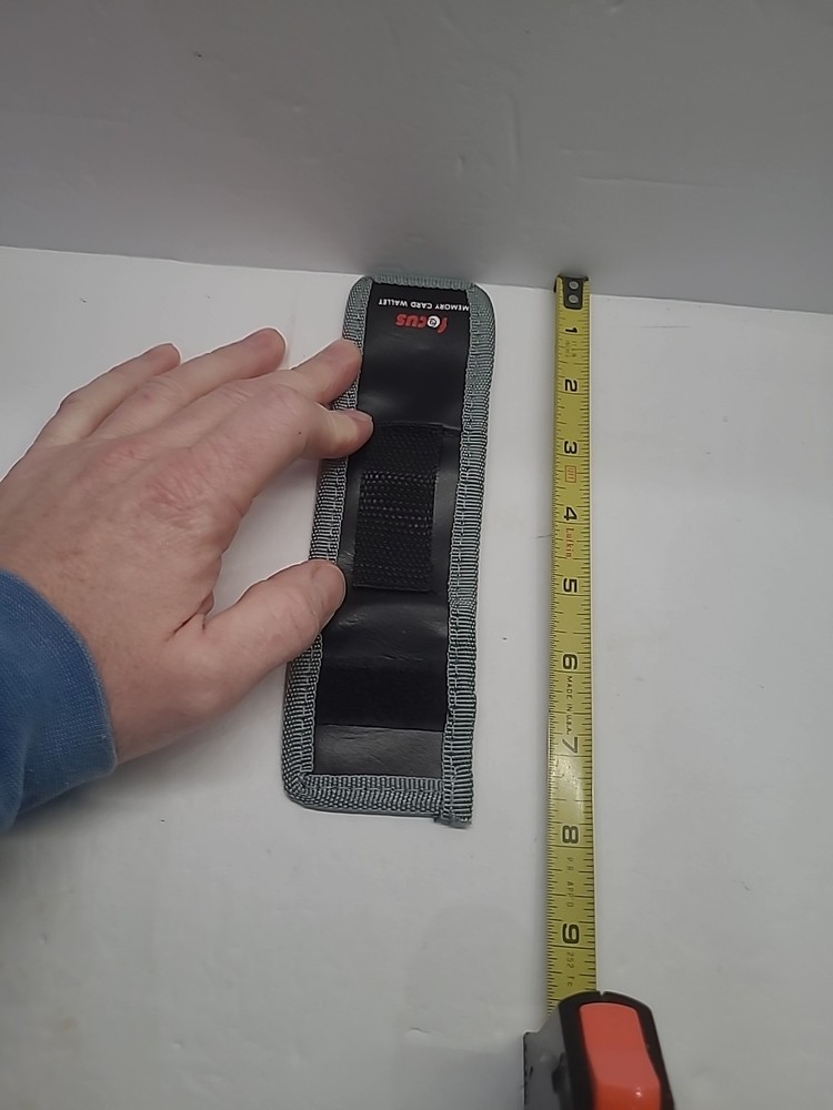 Focus Memory Card Wallet Tri-Fold 3 mesh pockets