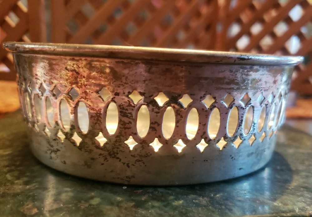 SILVERPLATED WINE COASTER WITH GLASS INSERT