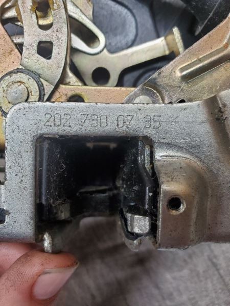 E320 2001 Driver Left Rear Door Latch 75899