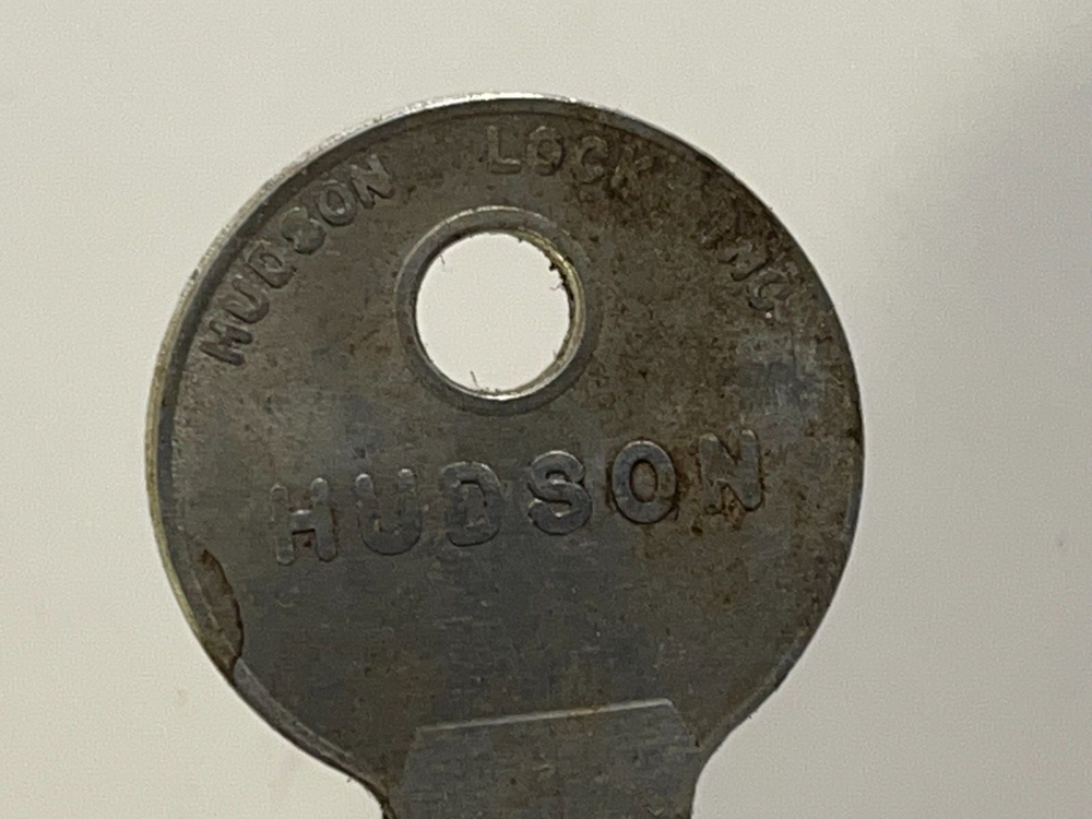 Aluminum Hudson Screen Door Latch Lock and Key
