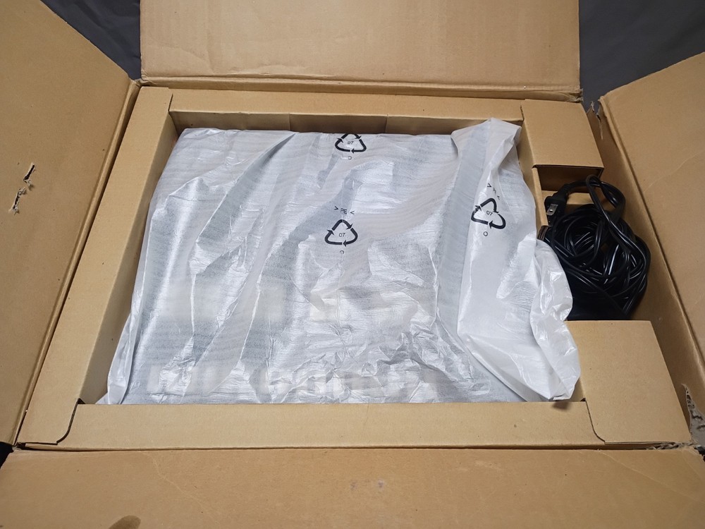 Yamaha QY700 Midi Digital Sequencer and Sampler with Rhythm Machine Function