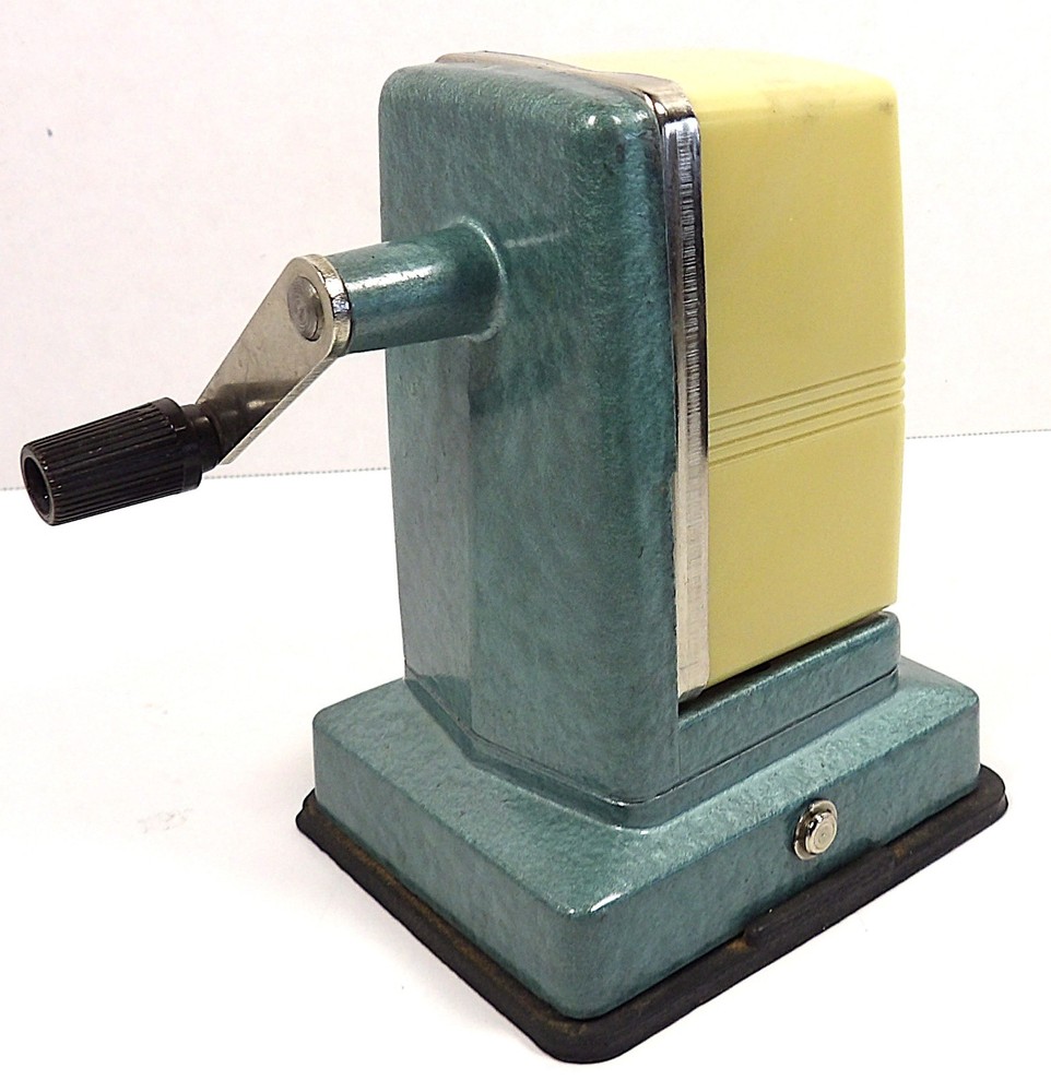 VINTAGE PENCIL SHARPENER BOSTON VACUUMETTE