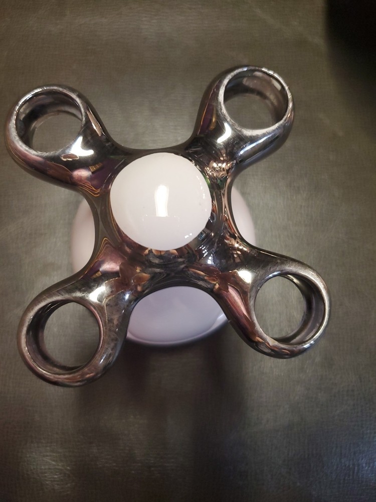 Allure Toothbrush Holder