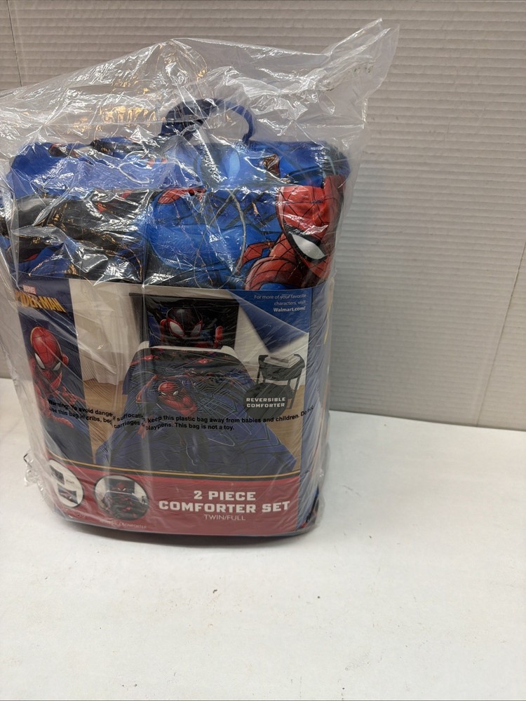 Reversible Marvel Spider-Man 2 Piece Twin Full Comforter Set