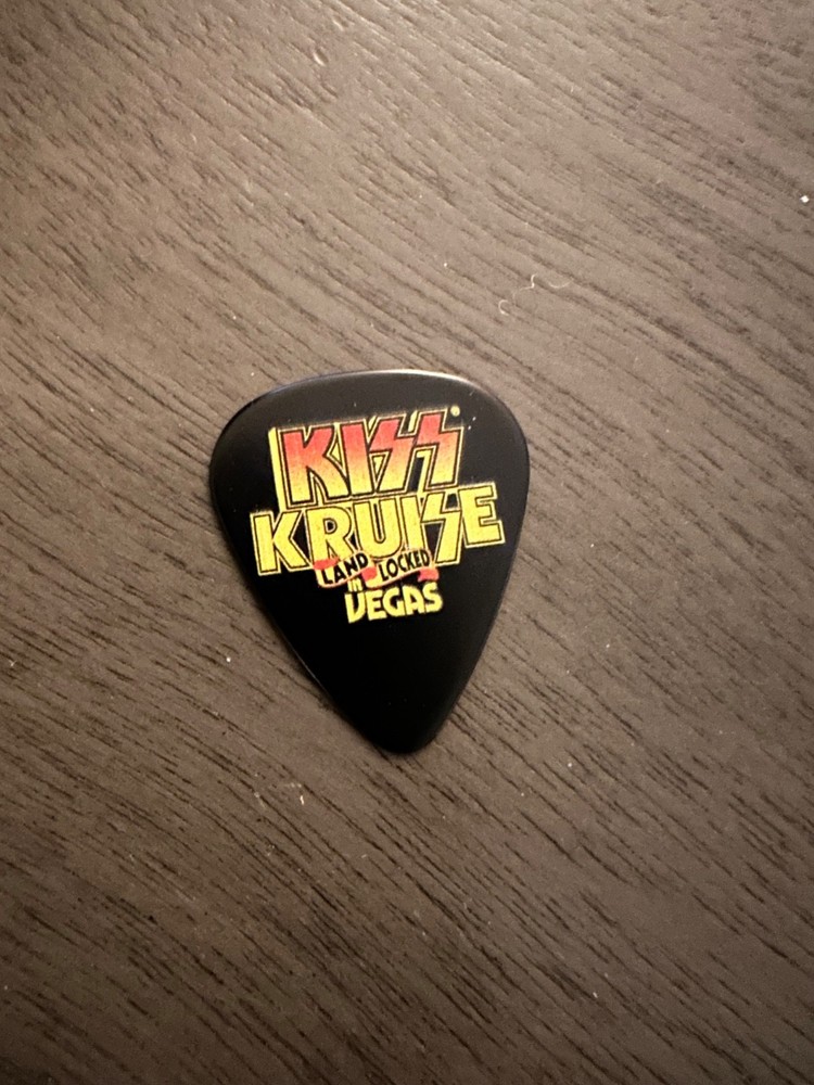Kiss Kruise Vegas Pick Thrown Out By Gene During His Pick Throwing Contest