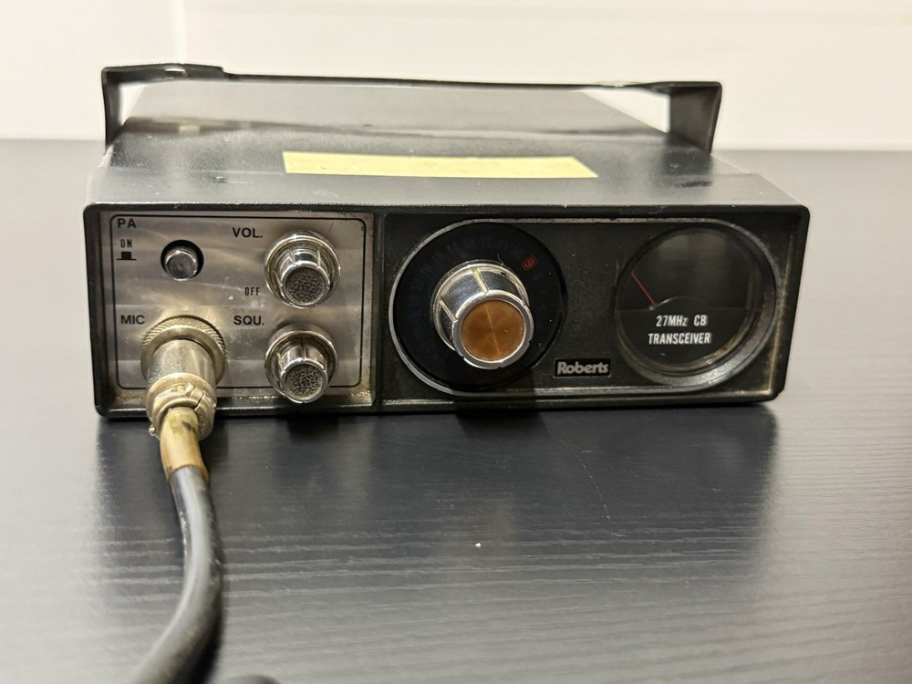 Roberts Electronics CB Radio Model RCB-10 CB