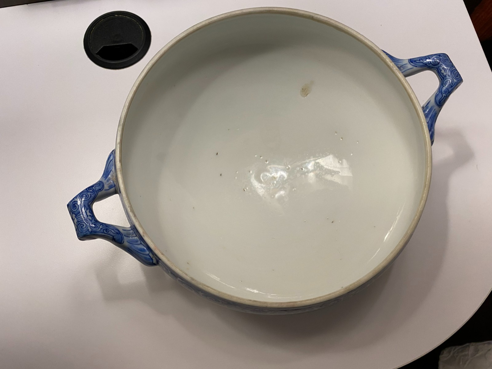 Vintage early 1900s blue white 2-handled 4-footed soup tureen w/ lid