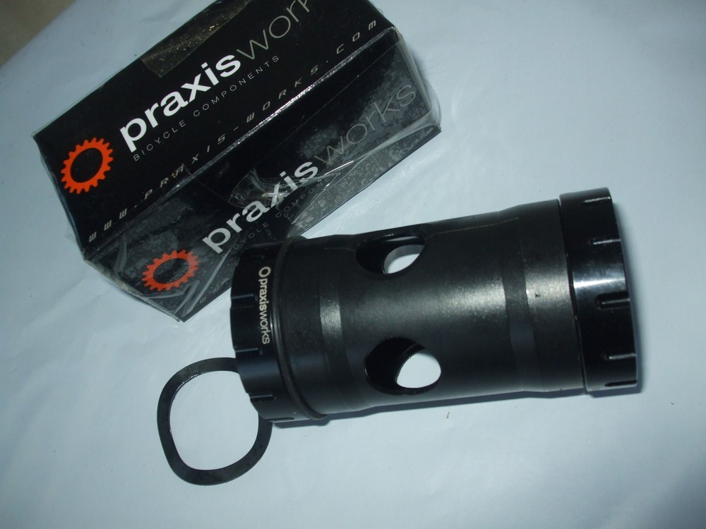 Praxis M30 BB86, BB92 Bottom Bracket, for 30/28mm Stepped Spindle (PT)