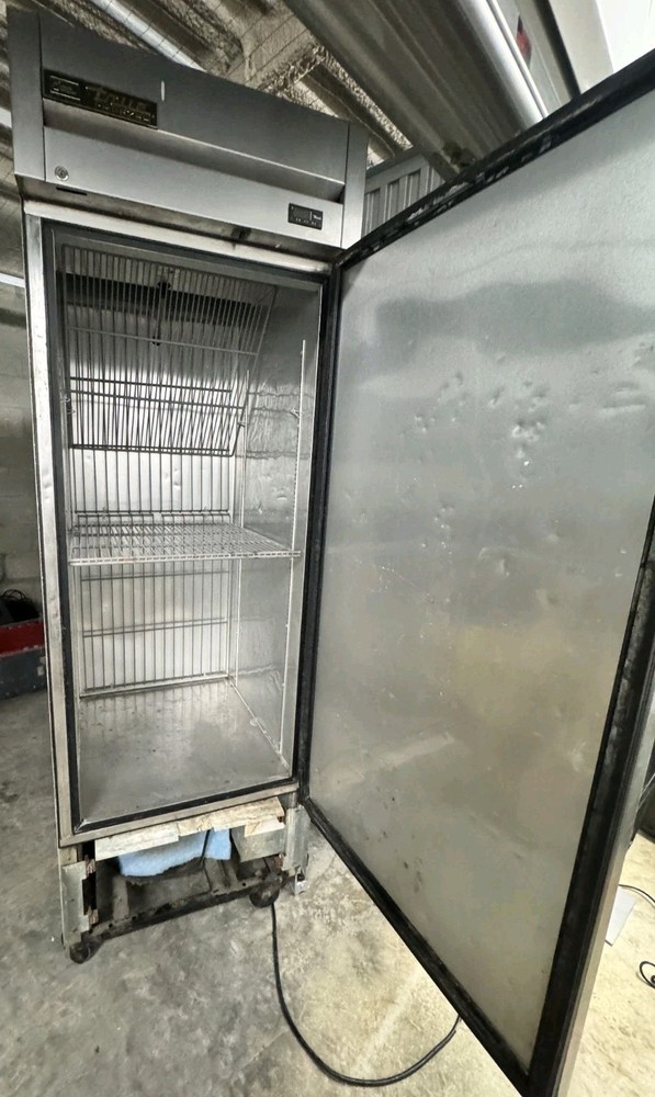 True Model T-23f-hc Standing Freezer
