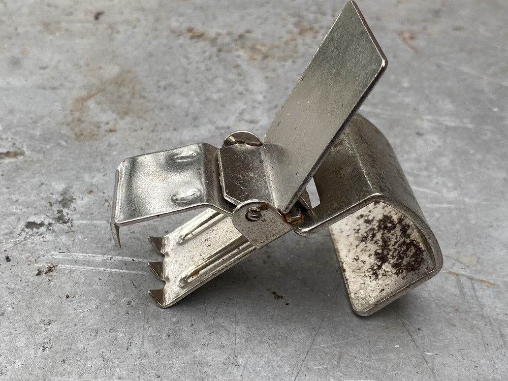 Rug Display Rack Hanging Clips