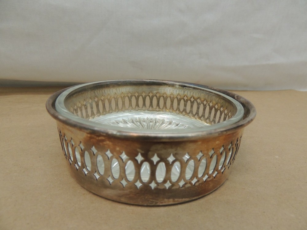 WALLACE 9105 ARTICULATED SILVERPLATE with INSERT GLASS DISH 5" x 1.5"