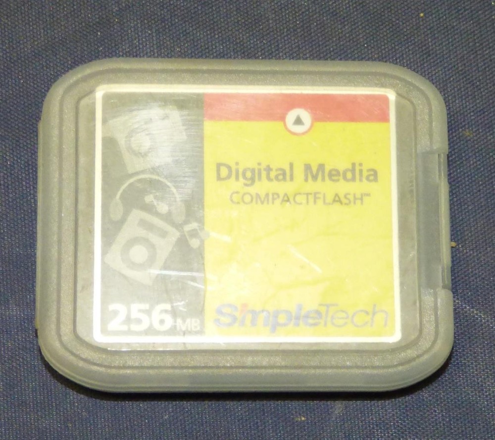 COMPACTFLASH MEMORY CARD LOT 9 DISCS