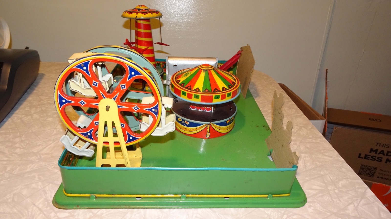Vintage Wyandotte lever windup Carnival Toy from the '30's with box