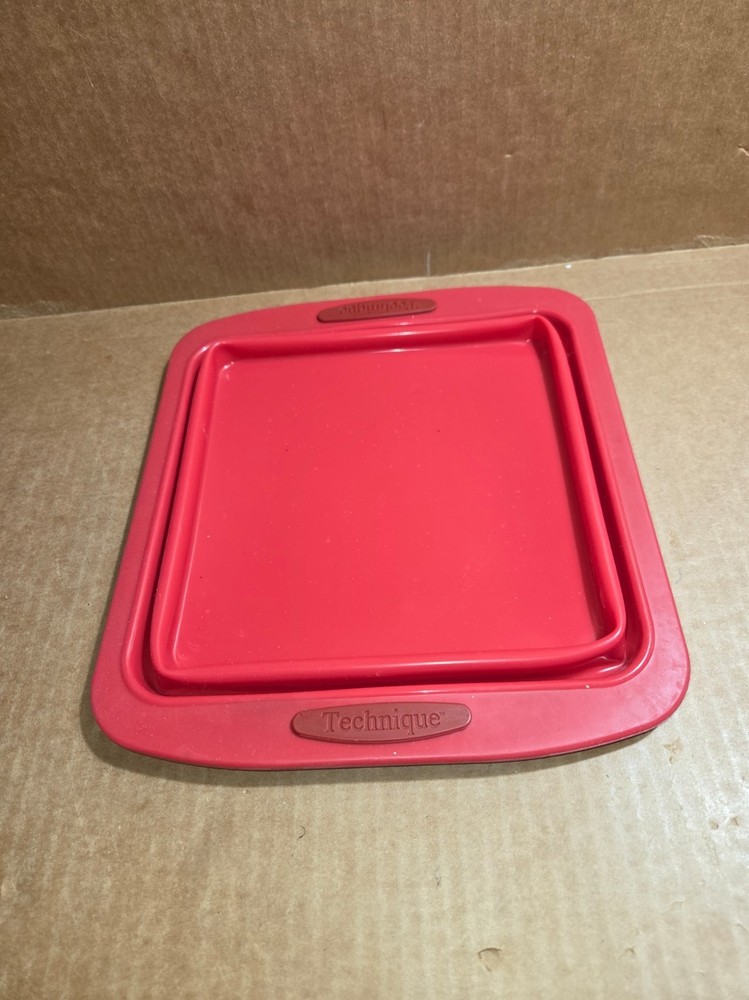 Bakeware Set In RED Technique 6-Pieces Silicone Collapsible