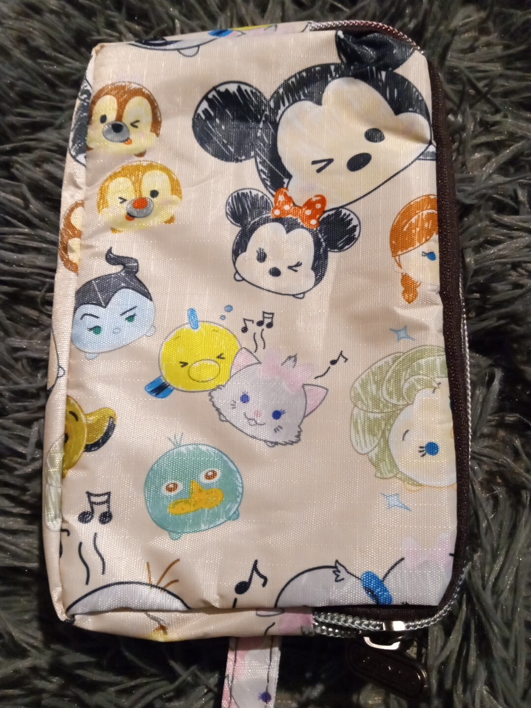 DISNEY WRISTLET TSUM TSUM CELL PHONE BAG CIGARETTES 3 Zippers Wallet CLUTCH NEW