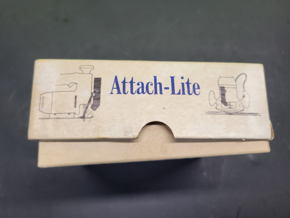 Vintage Sears Craftsman Attach-Lite battery powered mountable work light no 9-25