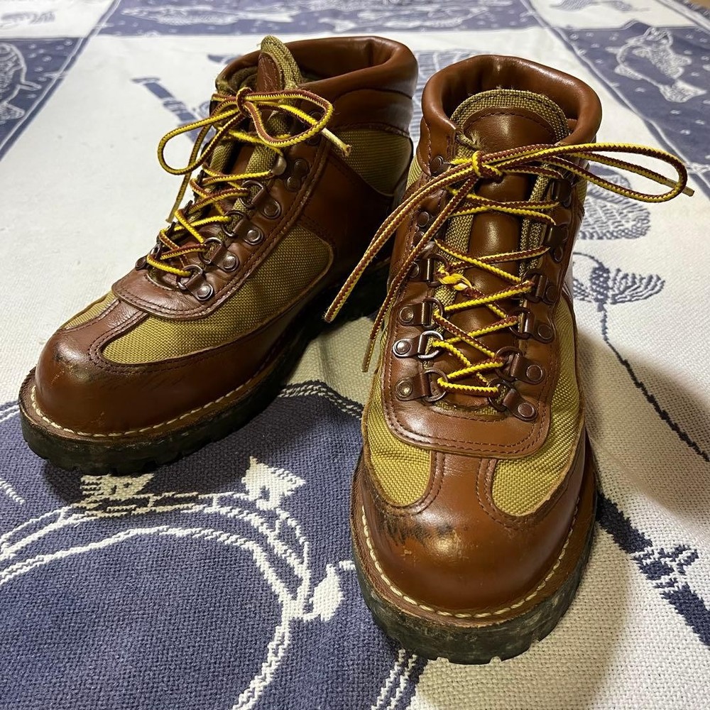 danner house house feather light