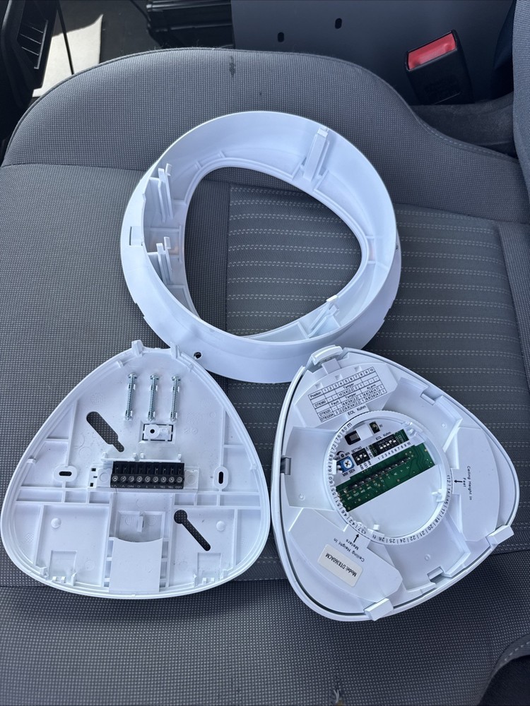 Honeywell DT8360ACM Ceiling Mounted Motion Detector Lightly Used.