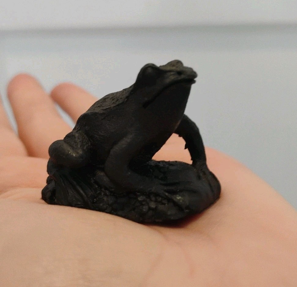 SMALL JLS SIGNED Frog SCULPTURE FIGURINE