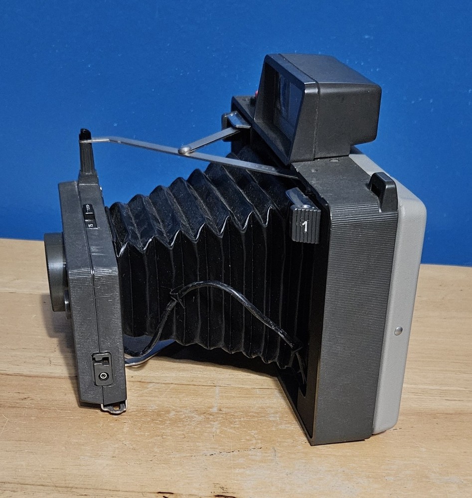 Vintage Polaroid Automatic 215 Land Camera