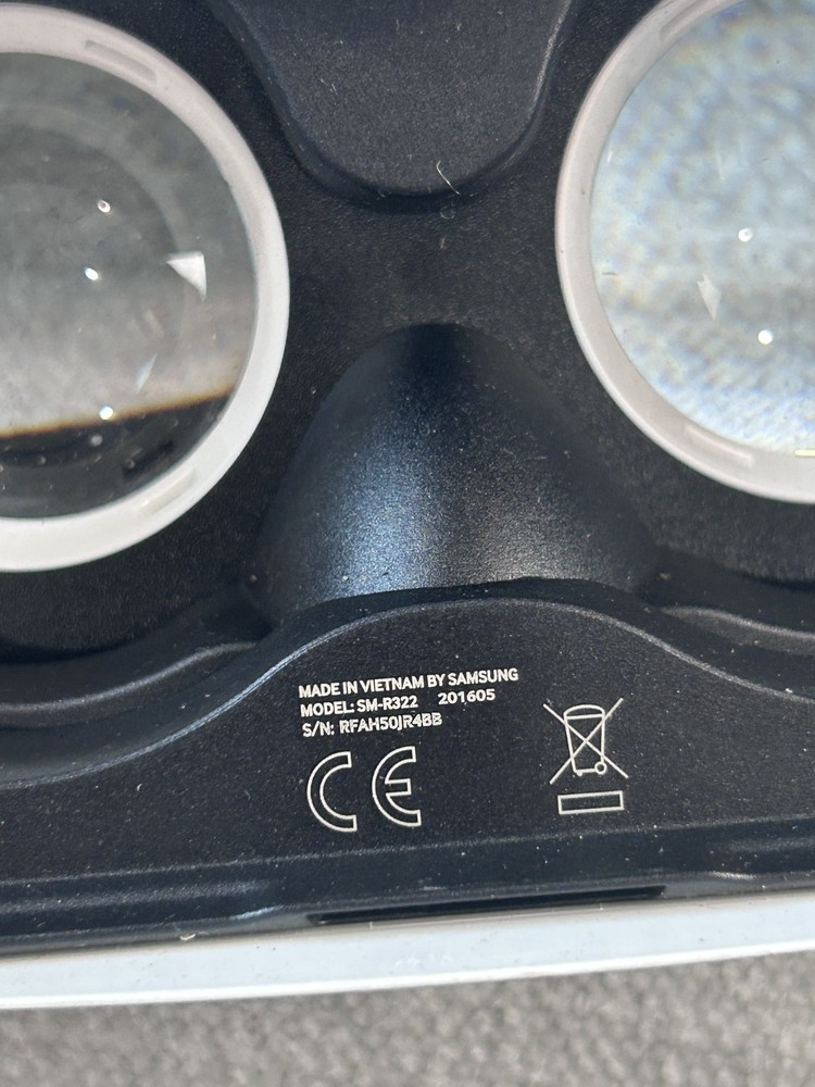 Samsung Gear VR Oculus headset Good Condition