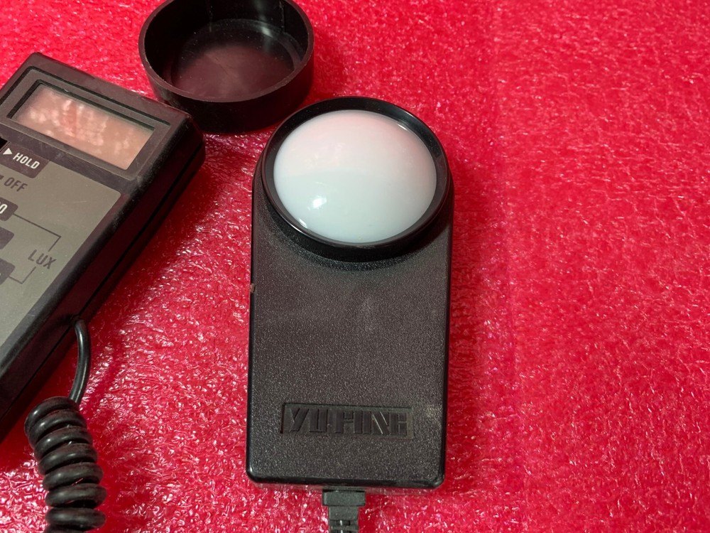 YFS Digital Light Meter model YF-1065