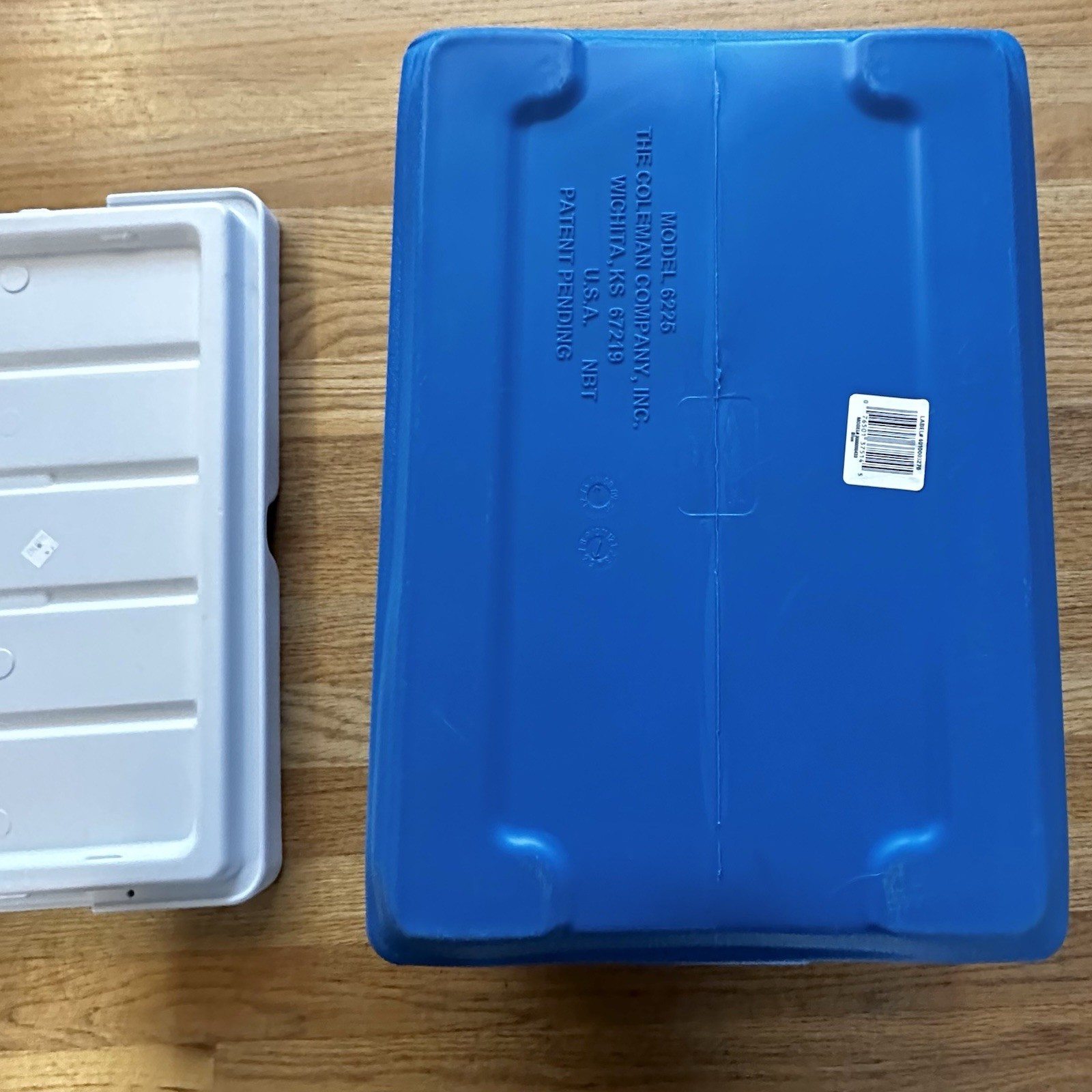 Coleman PARTY STACKER COOLER Model 6225 BLUE 24 Can Stackable Chest DISCONTINUED