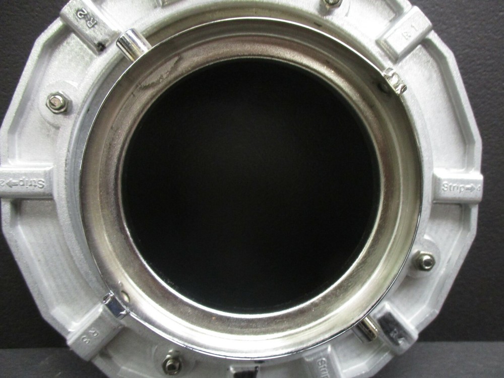 Adapter ring speed ring for a flash which we do not know the brand