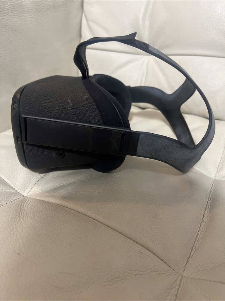 Meta Oculus Quest 1 VR 64GB Headset W/ Controllers & Case Charging Cable Tested