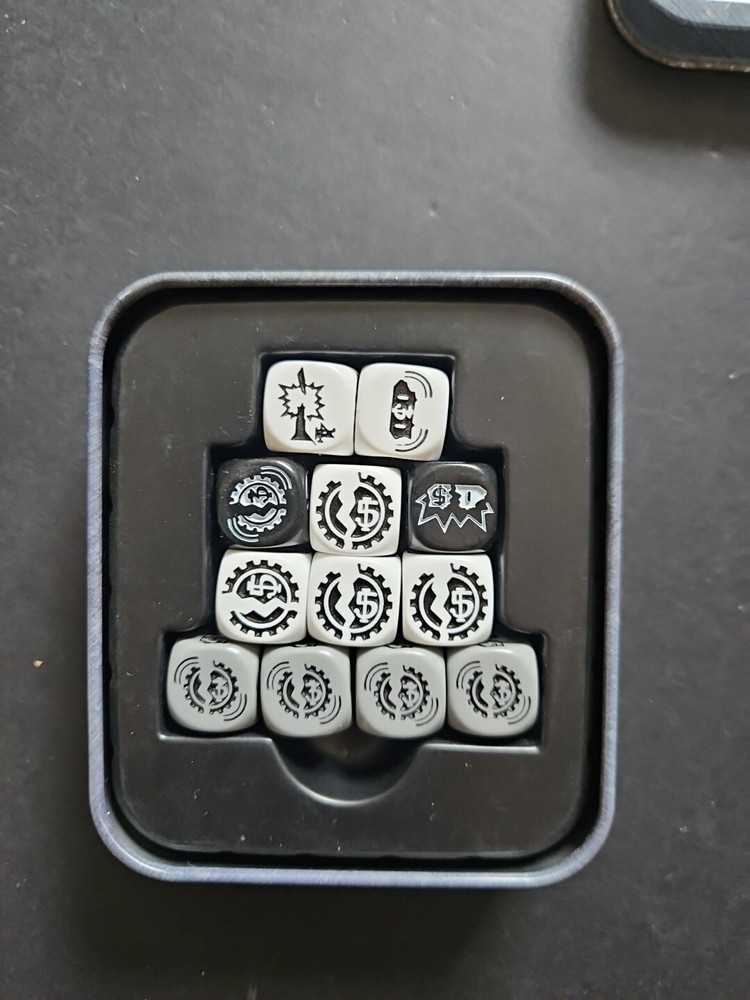 Warhammer 40k Orks Vehicle Damage Dice Tin Set - Used