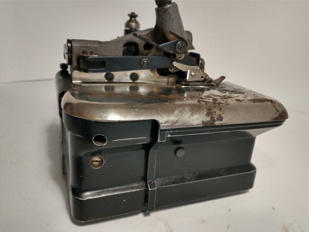 Singer Sewing Machine Serger 246-13