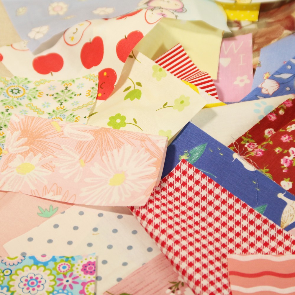 100 Mix Charm Pack Cotton Squares Patchwork Quilting Fabric Bundle Scraps Lot