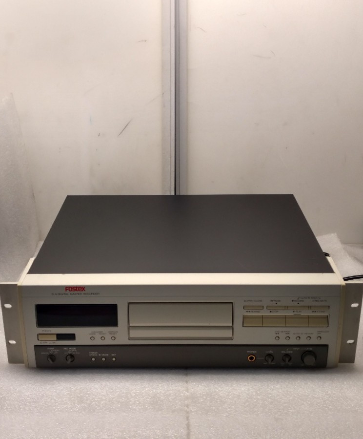Fostex D-5 Professional Digital Master Recorder