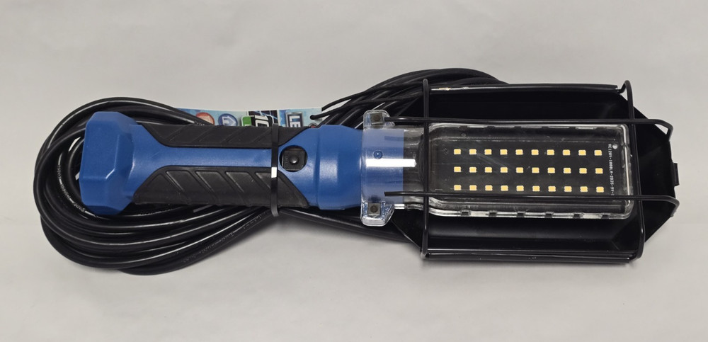 PERFORMANCE TOOL 120 Volt LED DROP LIGHT