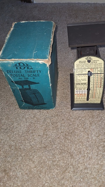 VINTAGE DELUXE THRIFTY POSTAL SCALE