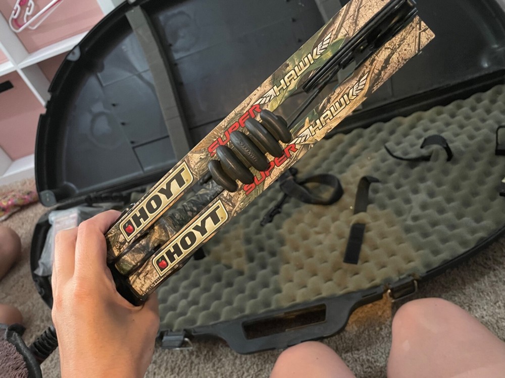 hoyt compound bow right hand used
