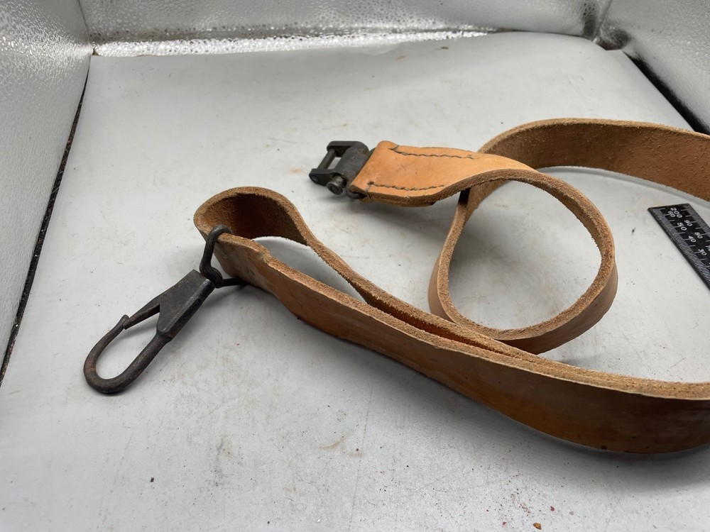 Original MG34 Style Leather Shoulder Sling with End Clips - Undated
