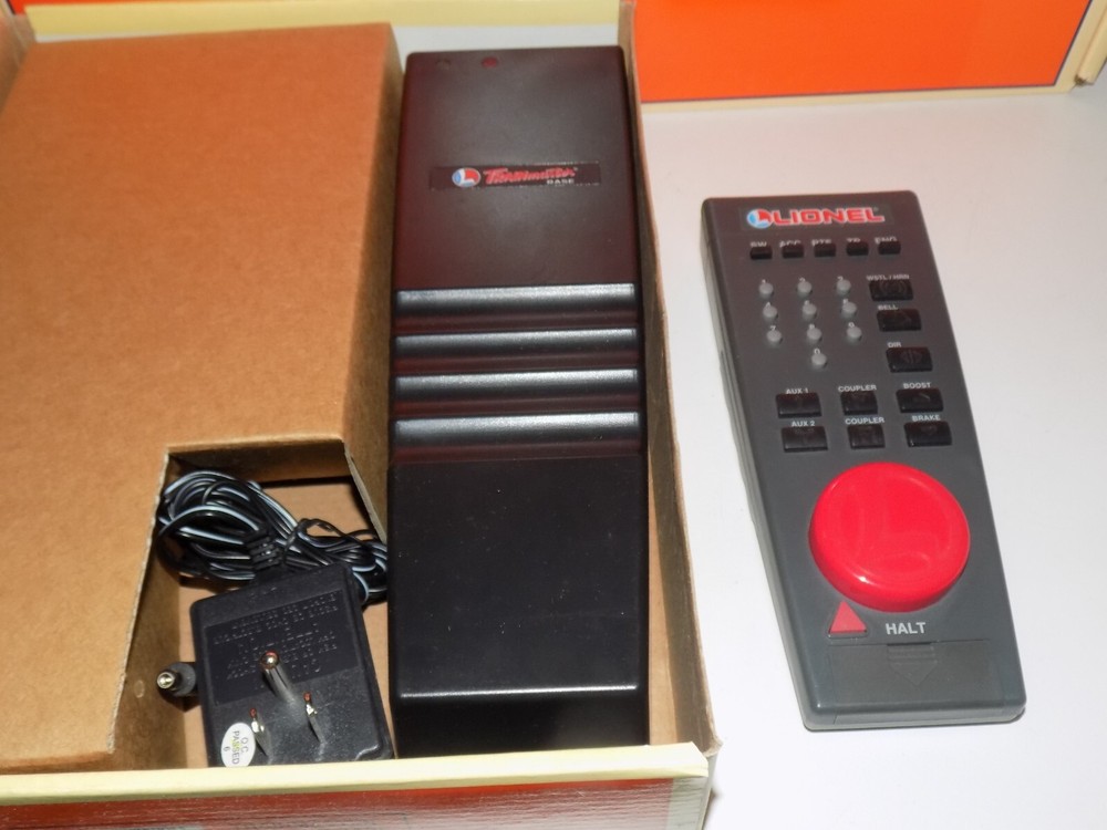 Lionel Trains Trainmaster Command Set Cab-1 Remote & Command Base Item 6-12969 B