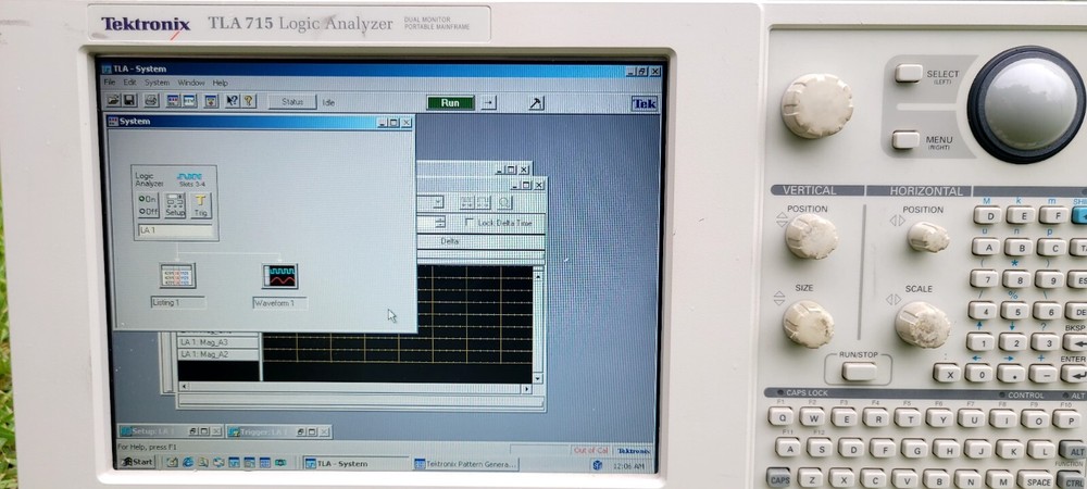 Tektronix TLA715 Logic Analyzer