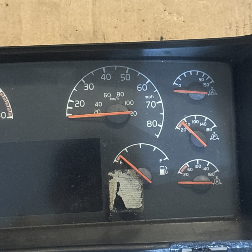 Volvo VNL Speedometer Instrument Cluster - Missing P/N