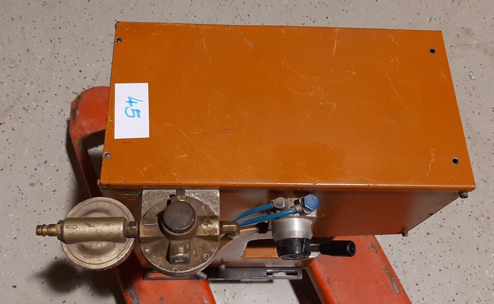 Pneumatic press