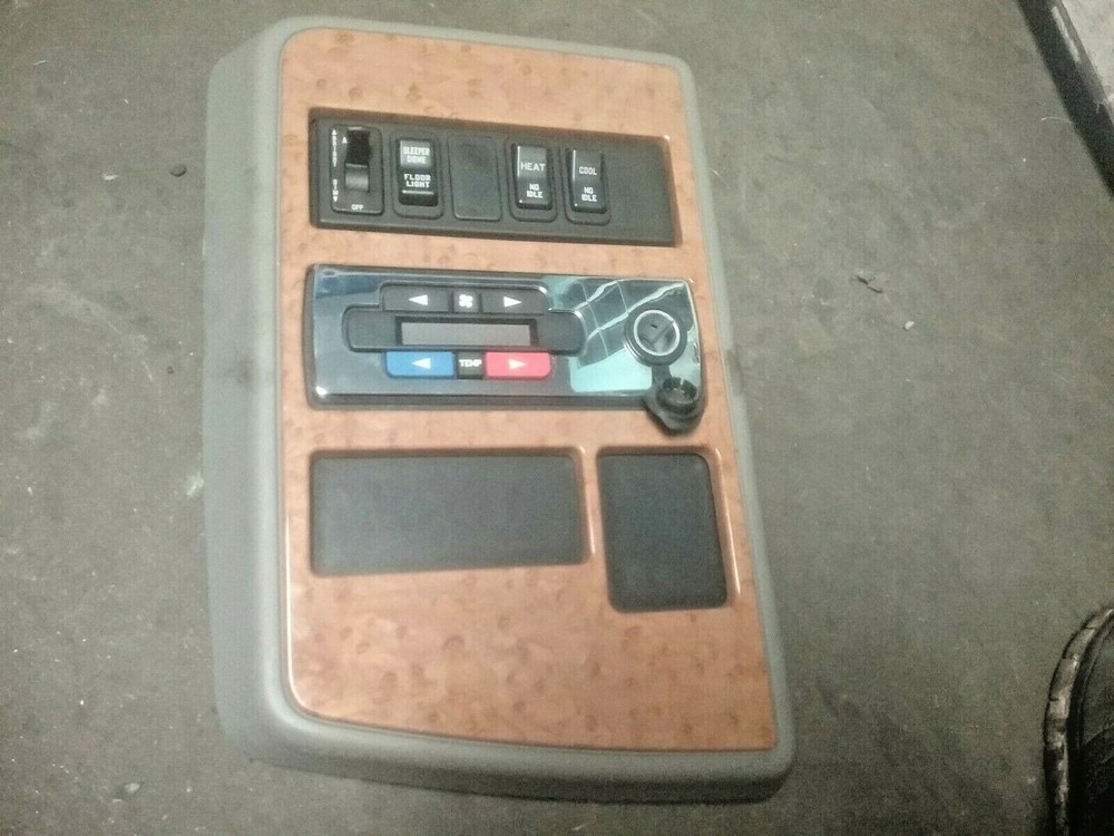 INTERNATIONAL  PROSTAR SLEEPER CONTROL  PANEL XS168612