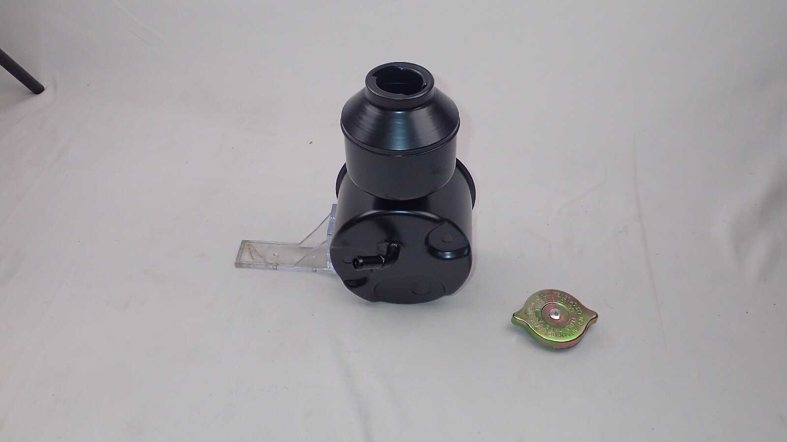 Sagniaw 143 Series power steering Reservoir c60 GMC international trucks 7840124