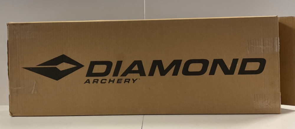 Diamond Infinite 305 Compound Bow open box